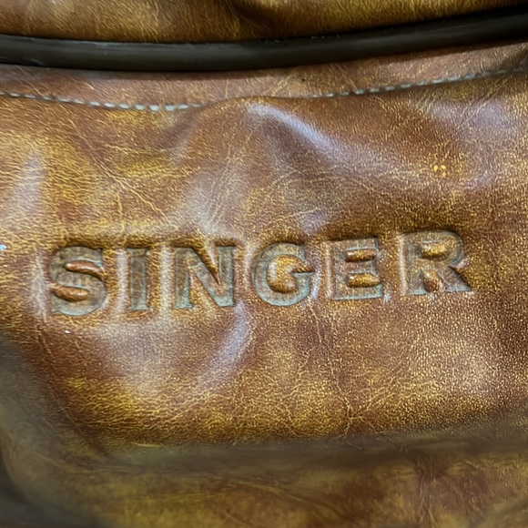 Vintage Singer Sewing Machine Travel Case - Picture 12 of 17